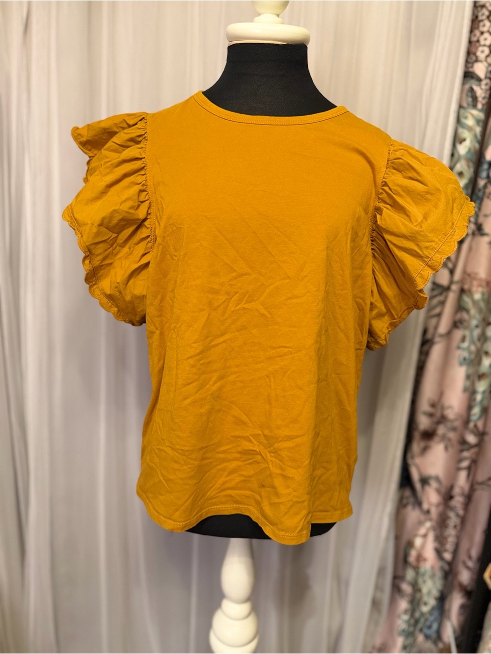 Express Mustard Yellow Ruffle Sleeve Cotton Top Size Large EUC